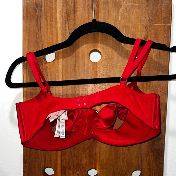 🆕 Victoria’s Secret Wicked Peekaboo Cup Bow Balconette Bra - Picture 8 of 10